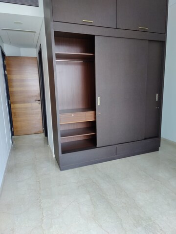 Room in 3 BHK Apartment at Celestia Spaces, Sewri – for Rent