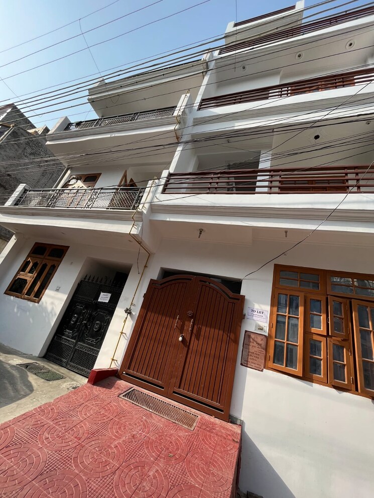 Rental 2 Bedroom 1600 Sq.Ft. Independent House in Bhavya Corporate ...