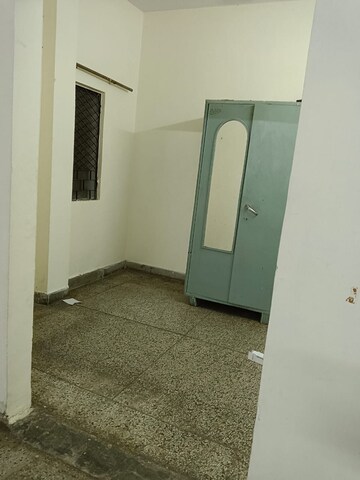 Room in 2 BHK Builder Floor at Lajpat Nagar – for Rent