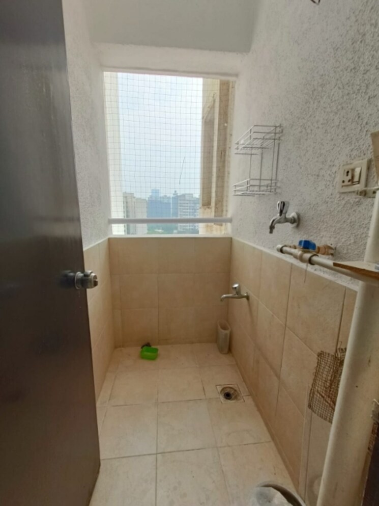 Bathroom, goel-ganga-ishanya 4 Bedroom 2514 Sq.Ft. Builder Floor In Bibwewadi Pune 6766049