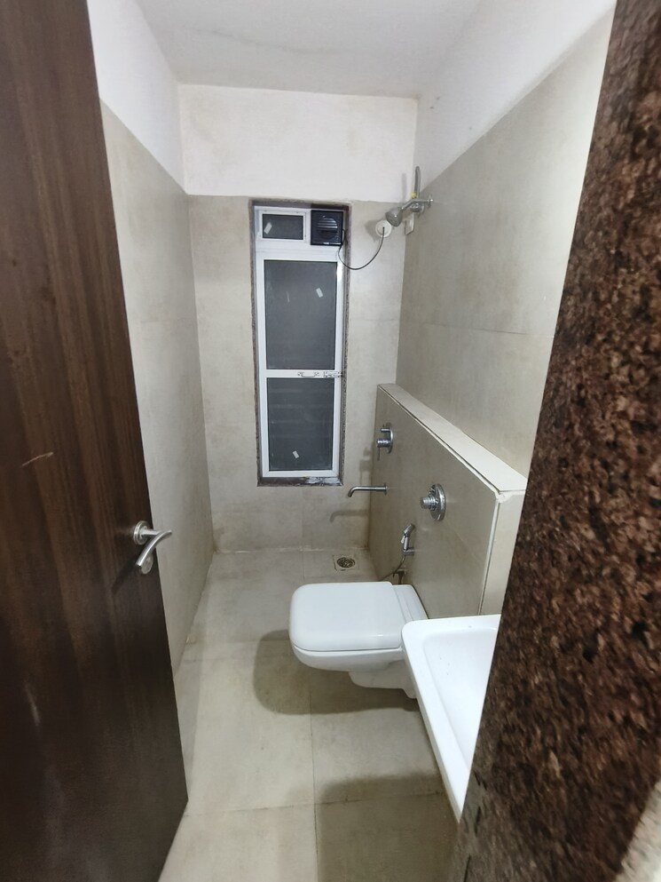 Bathroom, puraniks-tresora-grand-central 1 Bedroom 400 Sq.Ft. Apartment In Vartak Nagar Thane 6767007