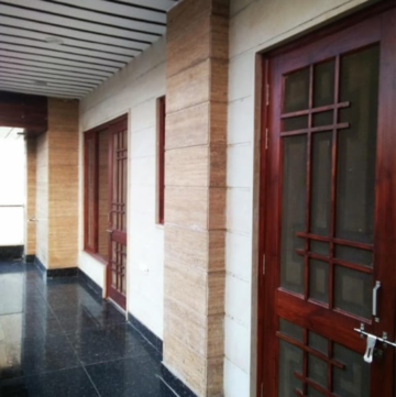 Balcony in 2 BHK Builder Floor at Ansal Sushant Lok I, Sector 43 – for Rent