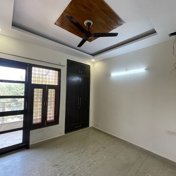 Room in 3 BHK Builder Floor at Ansal Sushant Lok I, Sushant Lok I – for Rent