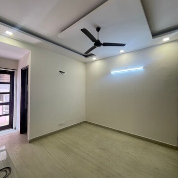 Room in 3 BHK Builder Floor at Ansal Sushant Lok I, Sushant Lok I – for Rent