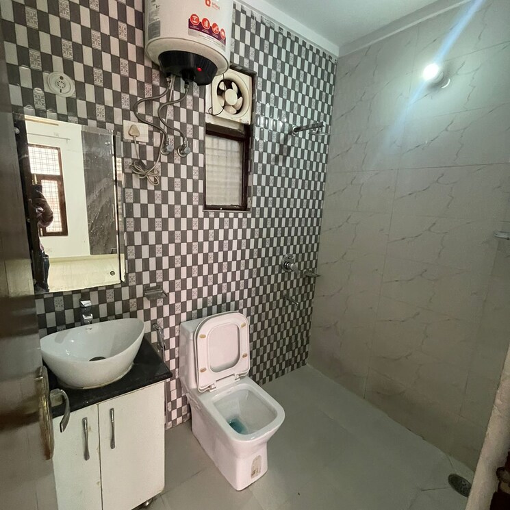 Bathroom, ansal-sushant-lok-i 3 Bedroom 1745 Sq.Ft. Builder Floor In Sushant Lok I Gurgaon 6769009