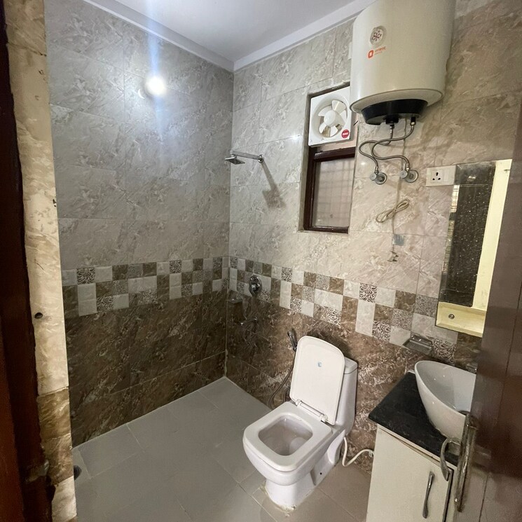 Bathroom, ansal-sushant-lok-i 3 Bedroom 1745 Sq.Ft. Builder Floor In Sushant Lok I Gurgaon 6769009