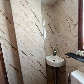 Bathroom in 1 RK Builder Floor at Ansal Sushant Lok I, Sector 43 – for Rent
