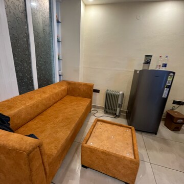 Living Room in 1 BHK Builder Floor at Ansal Sushant Lok I, Sector 43 – for Rent