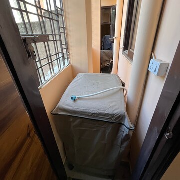 Balcony in 1 BHK Builder Floor at Ansal Sushant Lok I, Sector 43 – for Rent