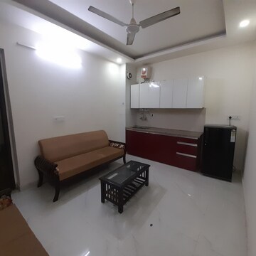 Living Room in 1 BHK Builder Floor at Ansal Sushant Lok I, Sector 43 – for Rent