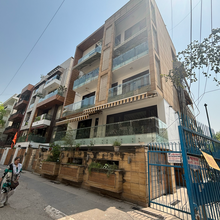 3 Bedroom 1800 Sq.Ft. Independent House in South Extension ii Delhi