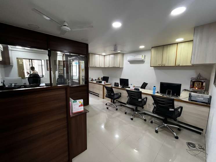 Commercial Office Space 600 Sq.Ft. in Bodakdev Ahmedabad