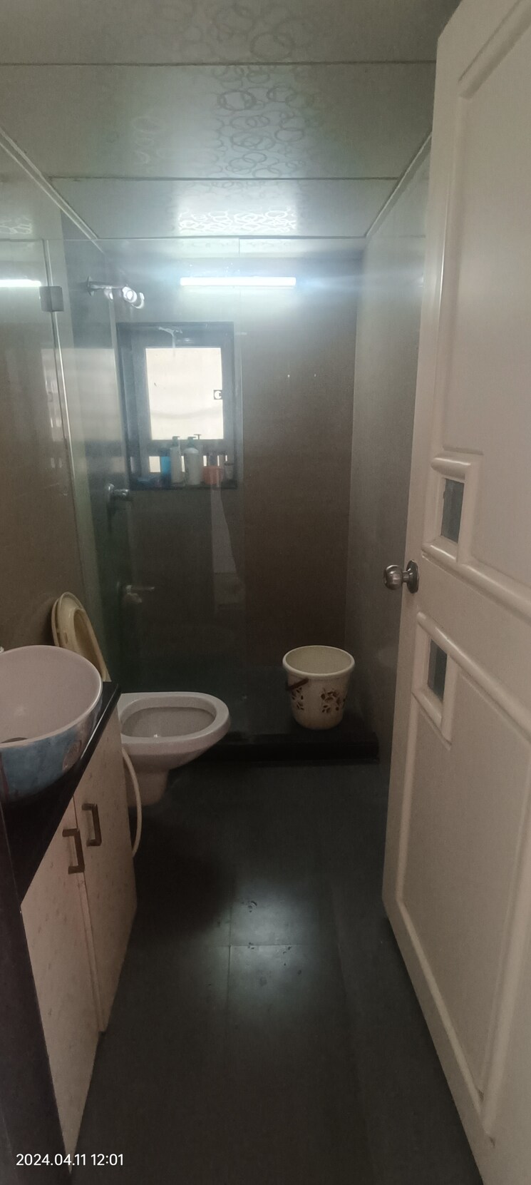 Bathroom, sb-purushottam-towers 4 Bedroom 1500 Sq.Ft. Apartment In Prabhadevi Mumbai 6772305