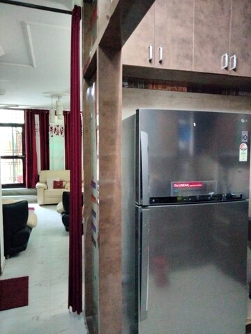 Room in 3 BHK Apartment at East Of Kailash – for Rent