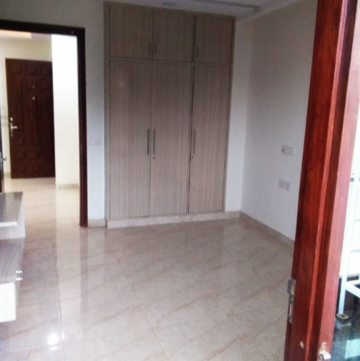 Room in 2.5 BHK Builder Floor at Ansal Sushant Lok I, Sector 43 – for Rent
