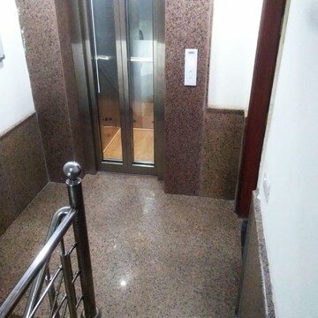 Building Lobby in 2.5 BHK Builder Floor at Ansal Sushant Lok I, Sector 43 – for Rent