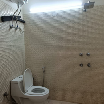 Bathroom in 3 BHK Builder Floor at Ansal Sushant Lok I, Sector 43 – for Rent