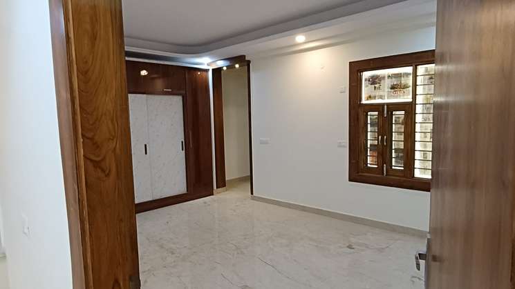 5 Bedroom 350 Sq.Yd. Builder Floor in Rajendra Nagar Sector 5 Ghaziabad