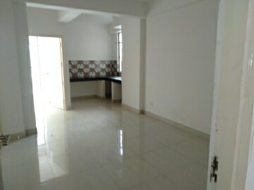Room in 2.5 BHK Apartment at Signature Global Synera, Sector 81 – for Sale