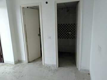 Building Lobby in 2.5 BHK Apartment at Signature Global Synera, Sector 81 – for Sale