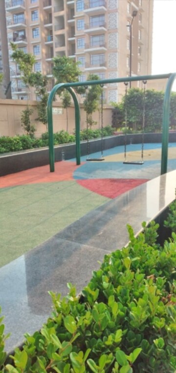 Swimming Pool in 2.5 BHK Apartment at Signature Global Synera, Sector 81 – for Sale