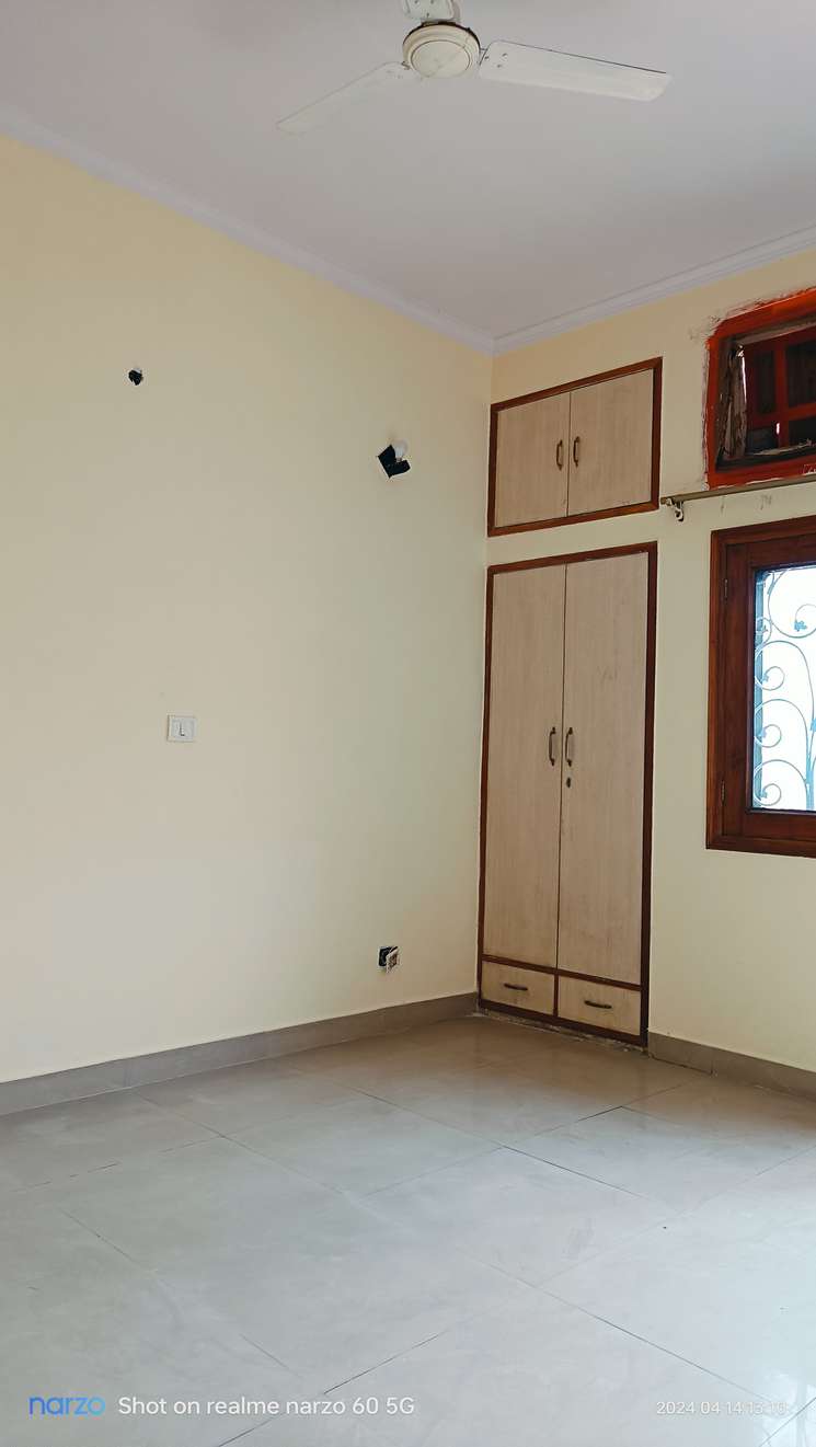 6+ Bedroom 165 Sq.Mt. Villa in Sector 41 Noida