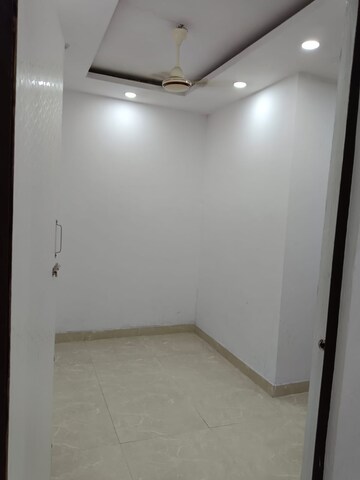 Room in 1 BHK Builder Floor at Lajpat Nagar 4 – for Rent