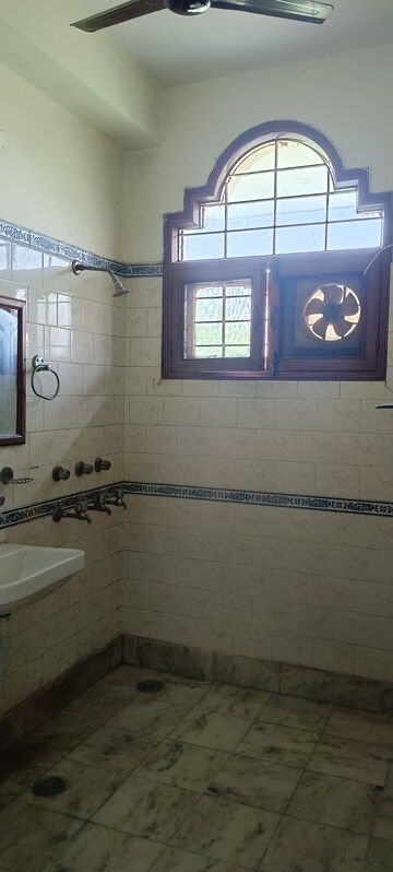 Bathroom in 3 BHK Independent House at Sector 16 – for Rent