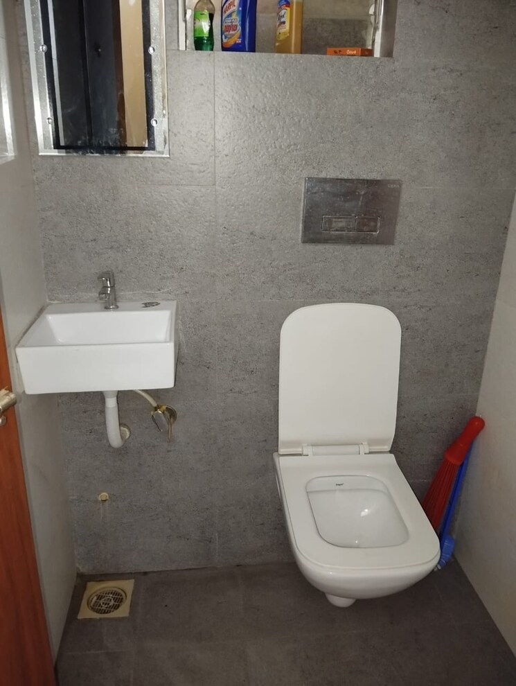 Bathroom, sm-elite 3 Bedroom 776 Sq.Ft. Apartment In Taloja Navi Mumbai 6786960