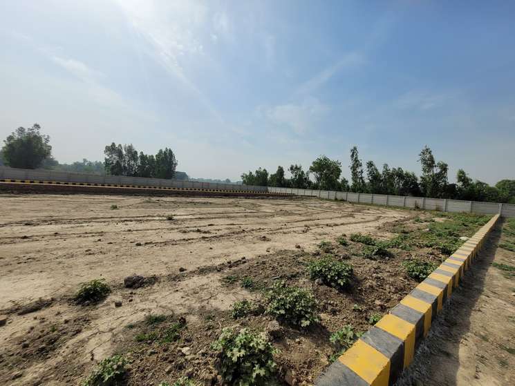 1100 Sq.Ft. Plot in Sushant Golf City Lucknow