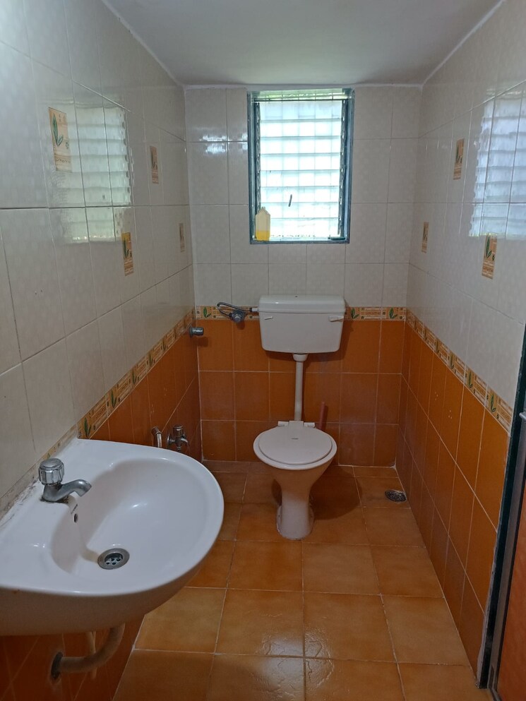 Bathroom, aangan-chs 2 Bedroom 795 Sq.Ft. Apartment In Kandivali East Mumbai 6789500