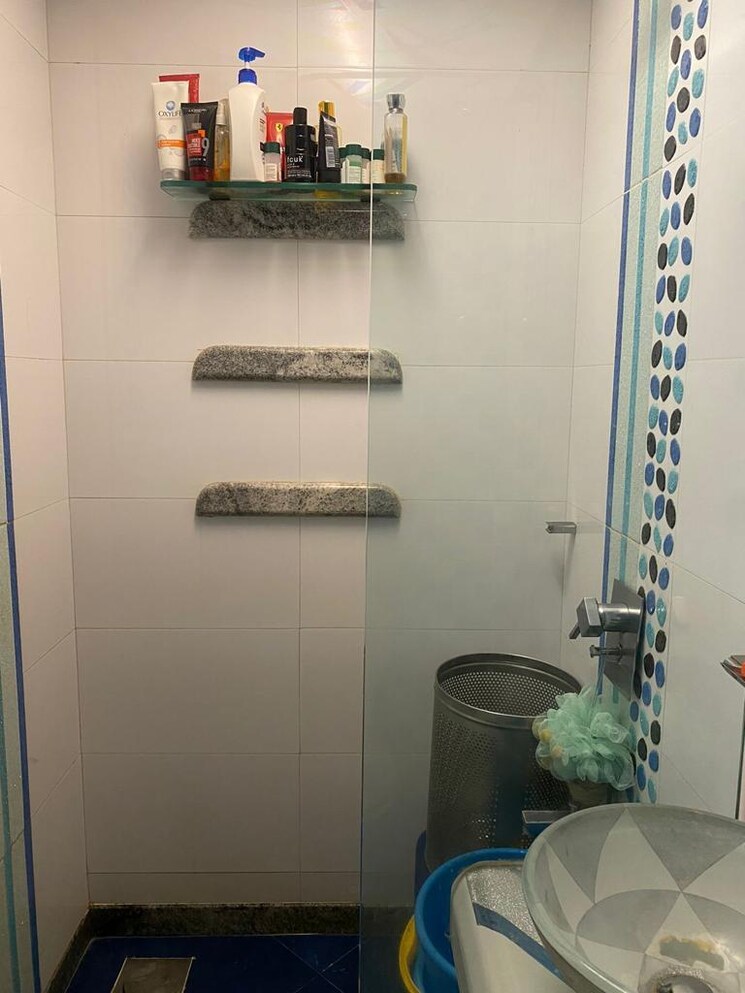 Bathroom, garden-view-chs-andheri 3 Bedroom 850 Sq.Ft. Apartment In Andheri West Mumbai 6790313