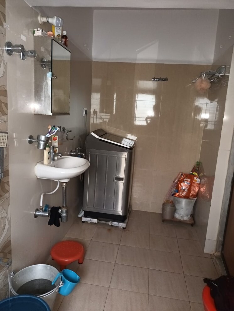 Bathroom, silver-plaza 3 Bedroom 930 Sq.Ft. Apartment In Vartak Nagar Thane 6792009