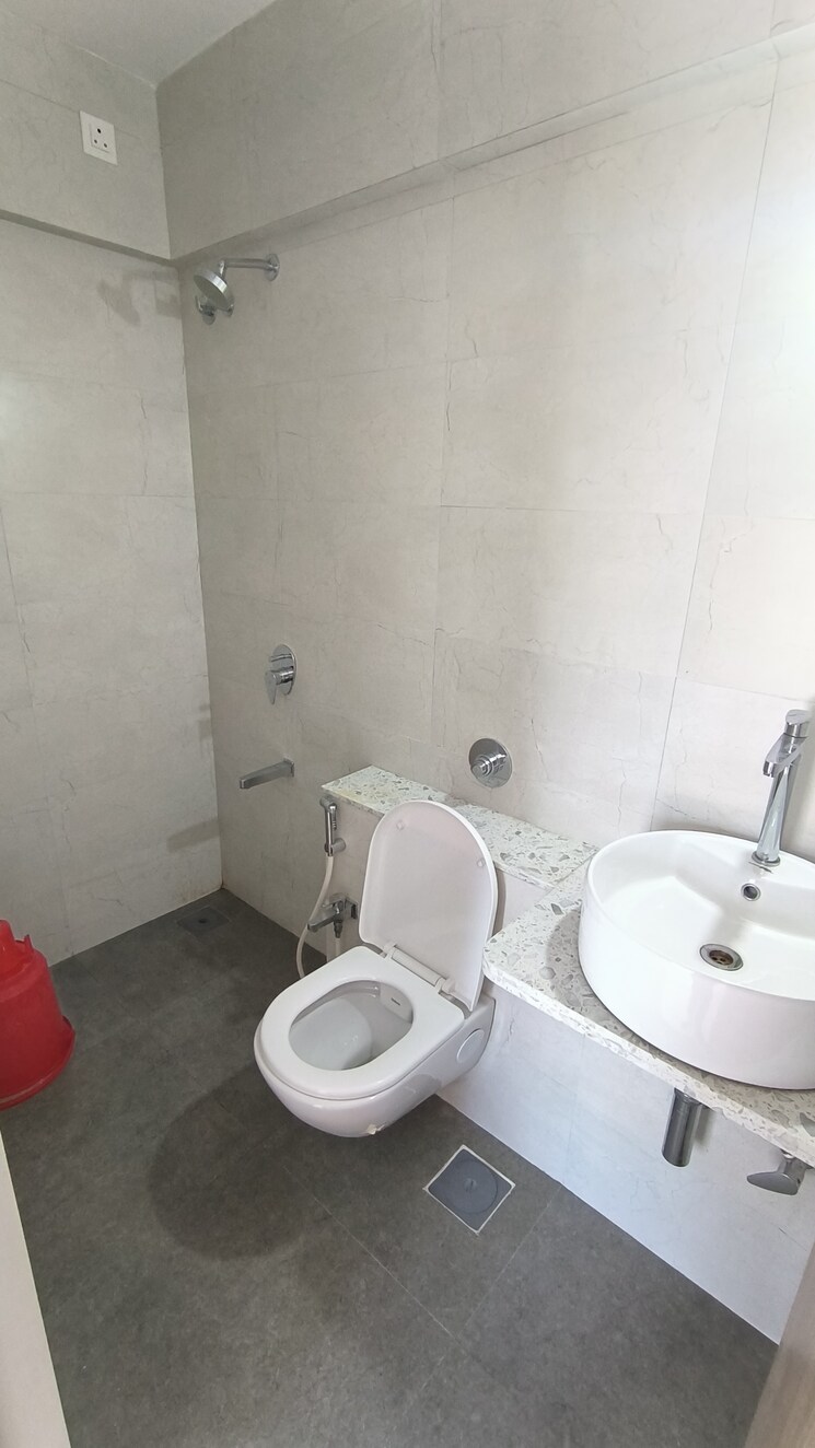 Bathroom, sugee-atharva 2 Bedroom 470 Sq.Ft. Apartment In Prabhadevi Mumbai 6793092