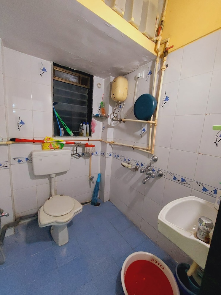 Attached Bathroom, bharat-bhavan 3 Bedroom 730 Sq.Ft. Apartment In Charai Thane 6796547