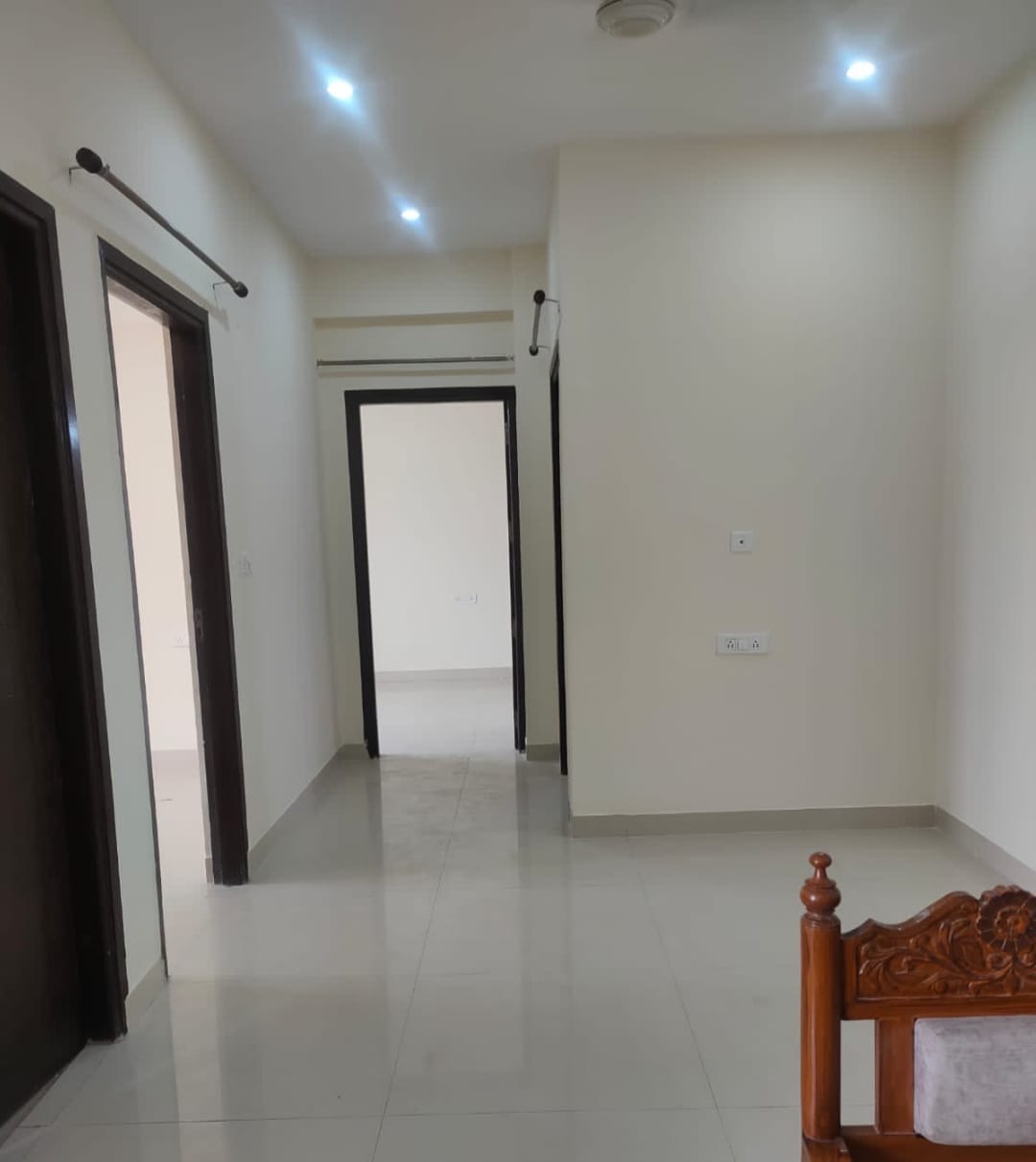 Rental 3 Bedroom 1650 Sq.Ft. Apartment in Skyline Park, Vip Road
