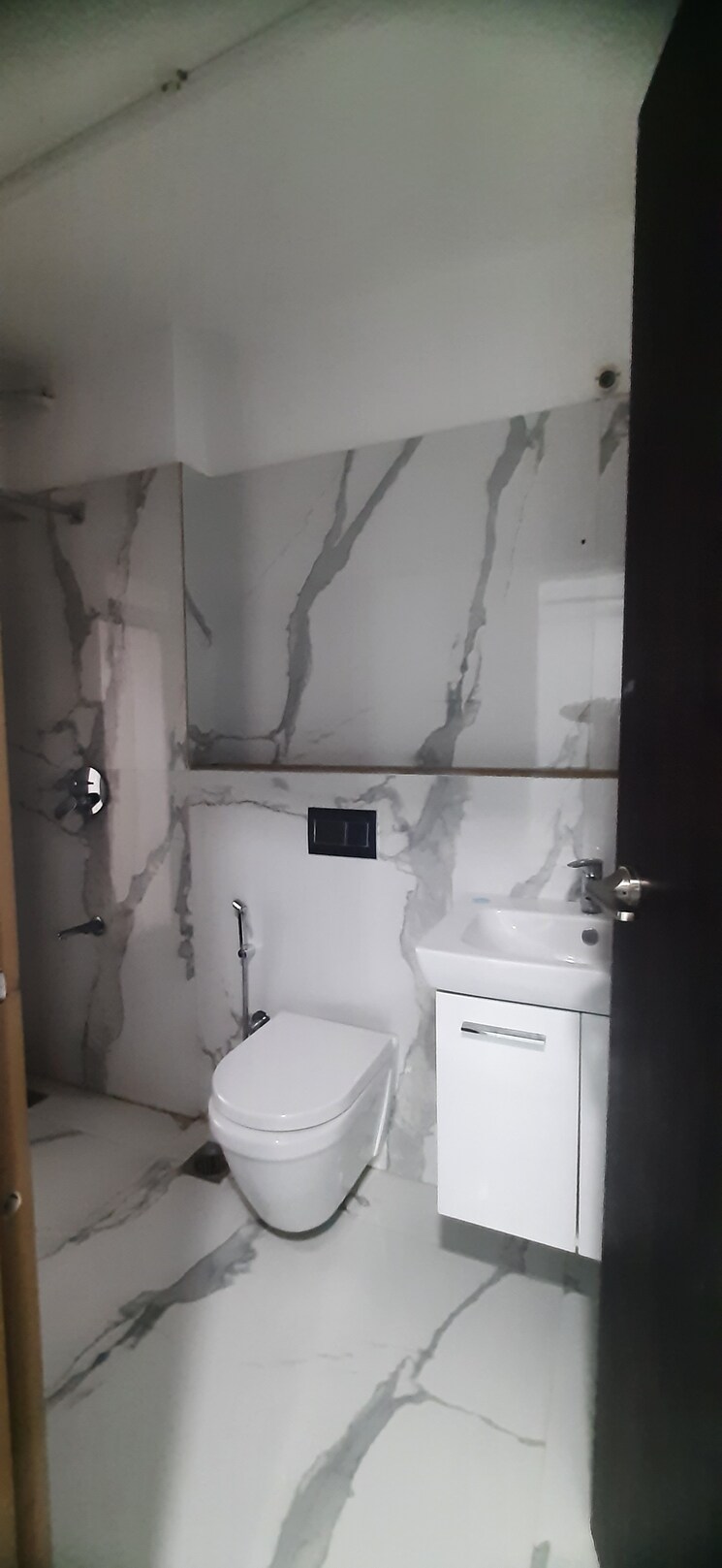 Attached Bathroom, raheja-classique 4 Bedroom 2645 Sq.Ft. Apartment In Andheri West Mumbai 6797575