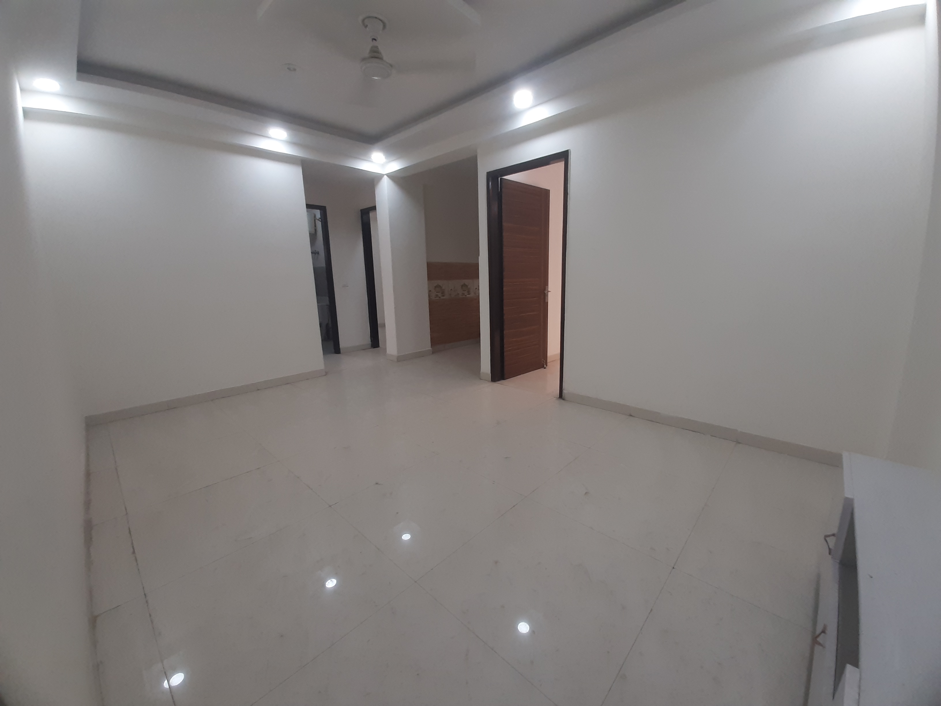 Rental 3 Bedroom 1150 Sq.Ft. Apartment in Hargobind Enclave Chattarpur