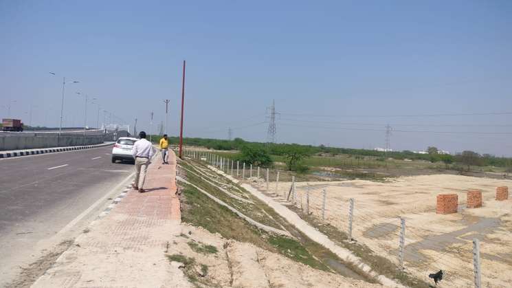 Commercial Land 1000 Sq.Ft. in Amausi Lucknow