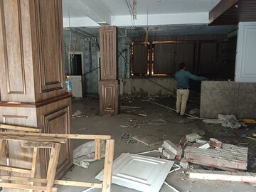 Living Room in  Showroom at Hazratganj – for Rent