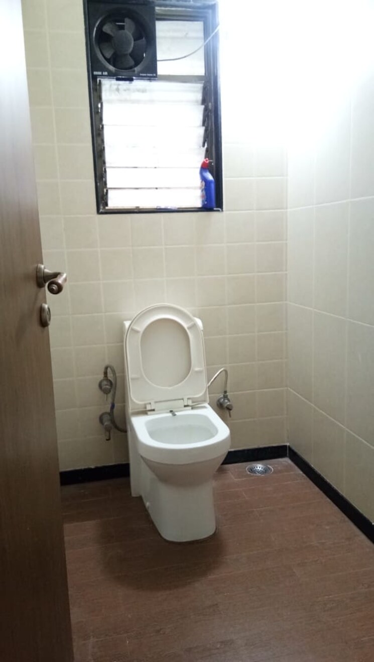 Bathroom, amit-9-green-park 3 Bedroom 1440 Sq.Ft. Apartment In Parvati Paytha Pune 6803170