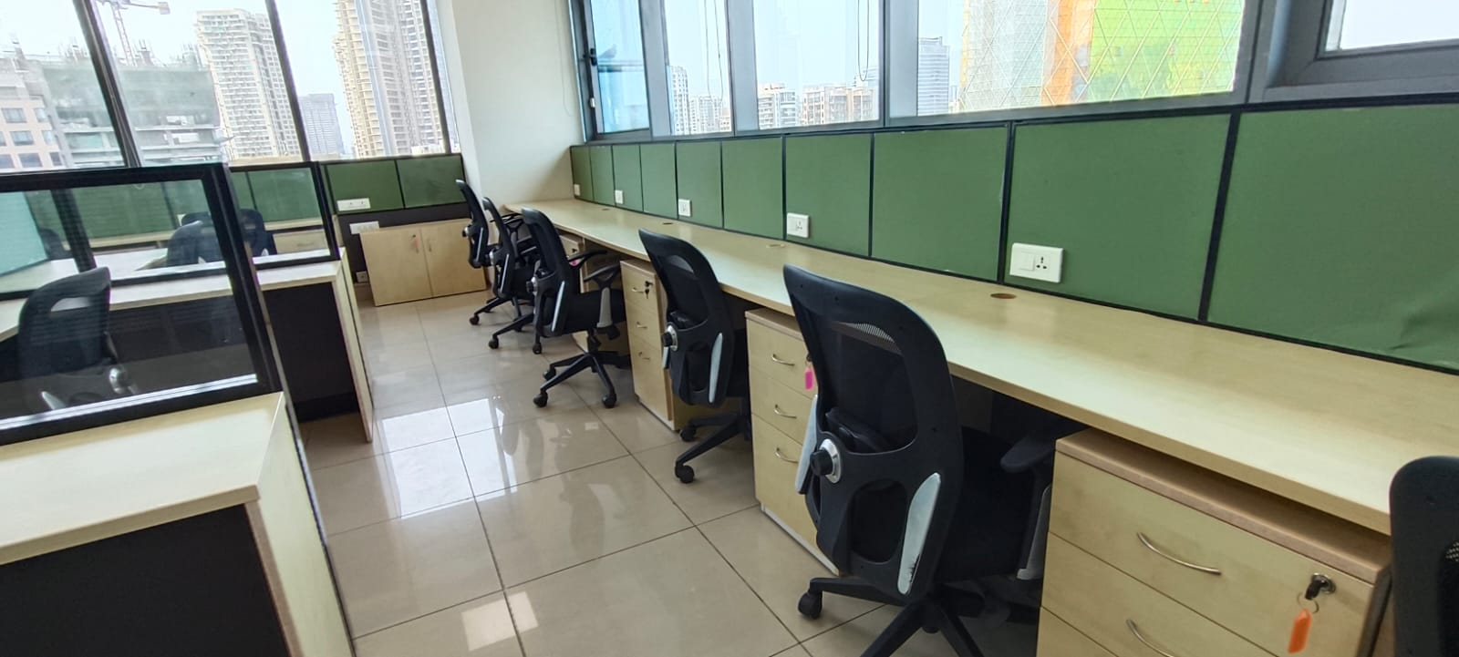 Commercial Office Space 1600 Sq.Ft. For Rent in Andheri West Mumbai  6806013