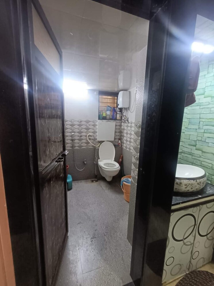 Bathroom, om-shivalaya-chs 2 Bedroom 800 Sq.Ft. Apartment In Mira Road Thane 6807559