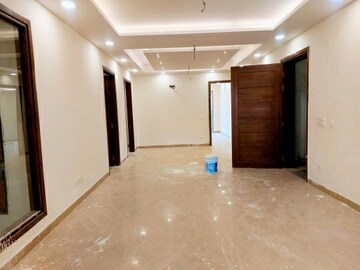Room in 4 BHK Builder Floor at Green Fields Colony – for Sale