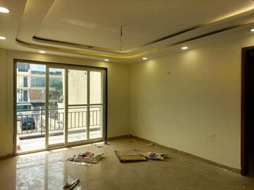 Room in 4 BHK Builder Floor at Green Fields Colony – for Sale