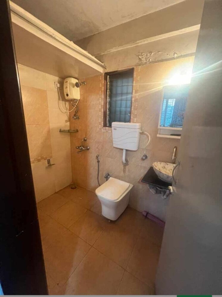 Bathroom, mahalaxmi-tower-kasarvadavali 2 Bedroom 850 Sq.Ft. Apartment In Kasarvadavali Thane 6810539