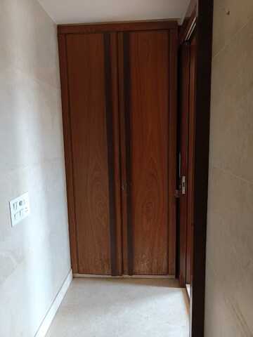 Furnished Amenities in 3 BHK Builder Floor at Greater Kailash I – for Sale