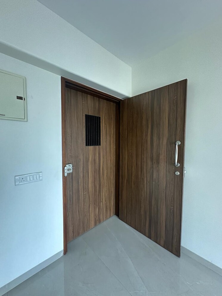 Room, eminente-i 1 Bedroom 630 Sq.Ft. Apartment In Khar West Mumbai 6813218