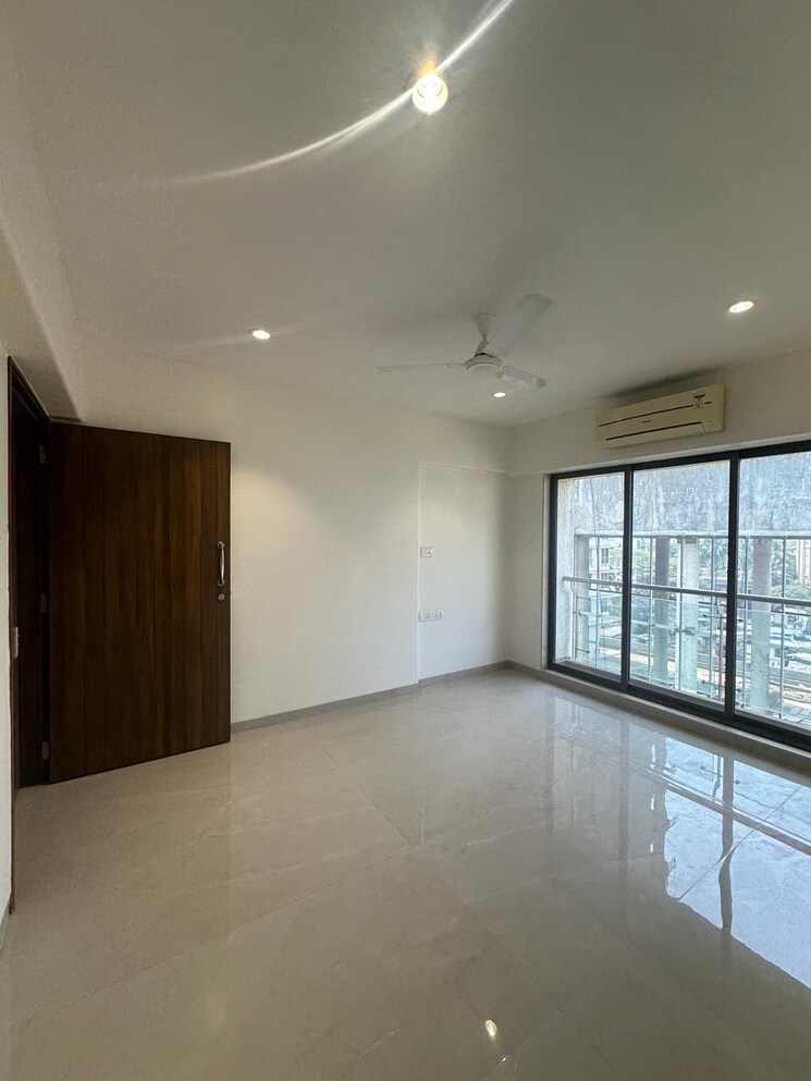 Room, eminente-i 1 Bedroom 630 Sq.Ft. Apartment In Khar West Mumbai 6813218