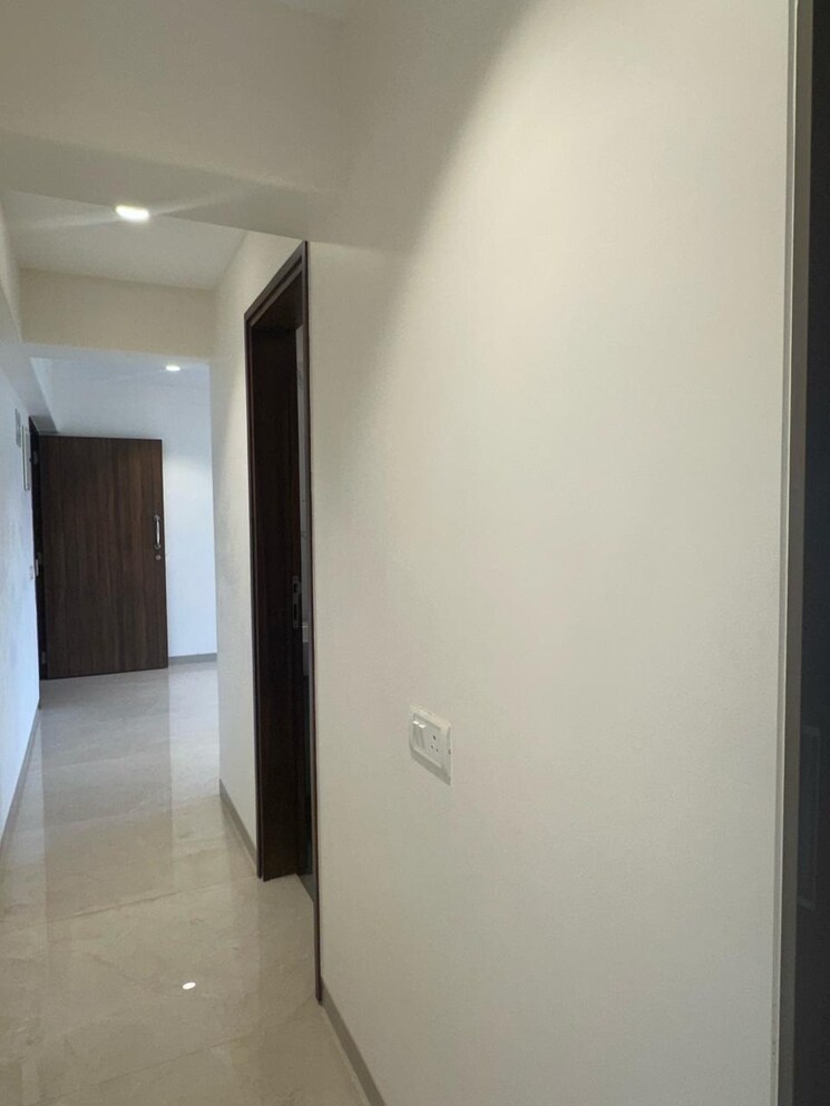 Room, eminente-i 1 Bedroom 630 Sq.Ft. Apartment In Khar West Mumbai 6813218